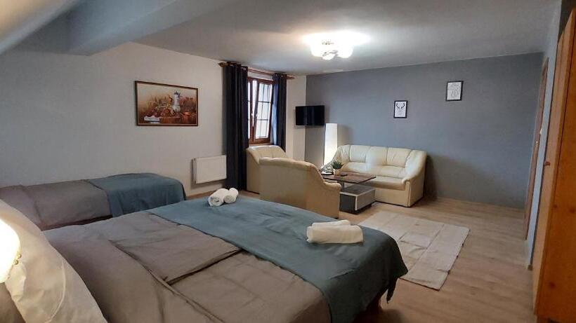 בית מלון כפרי Skalny Dworek