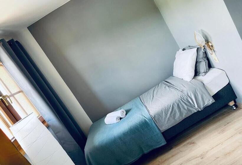 בית מלון כפרי Skalny Dworek