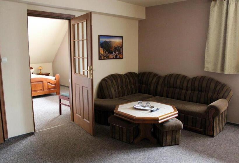 בית מלון כפרי Skalny Dworek