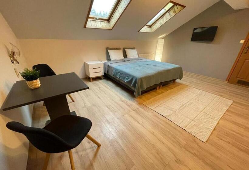 בית מלון כפרי Skalny Dworek