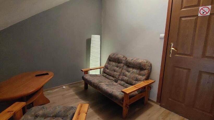 בית מלון כפרי Skalny Dworek