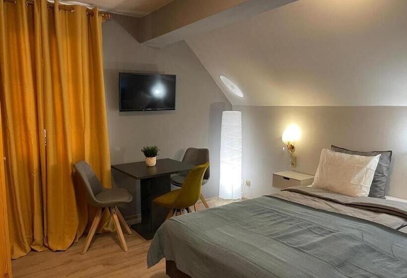 ホテル Skalny Dworek