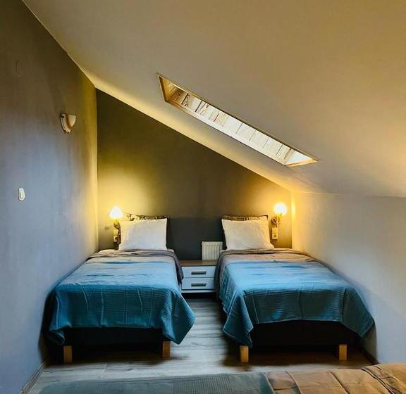 בית מלון כפרי Skalny Dworek