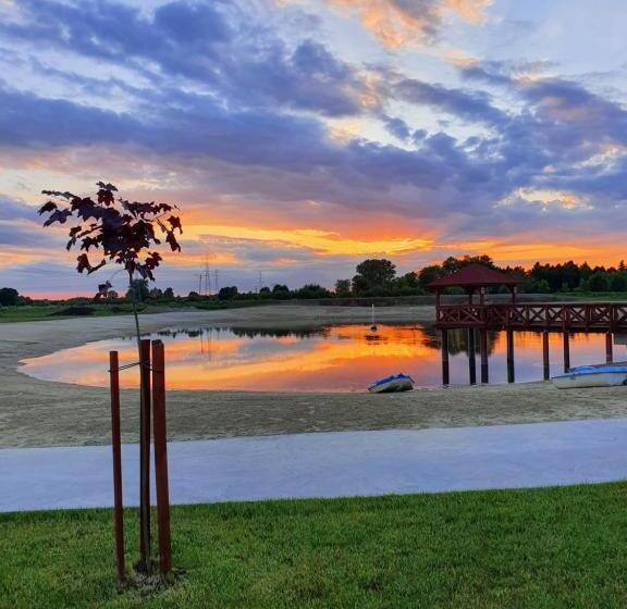 هتل Wellness & Spa Antyczny Dwór