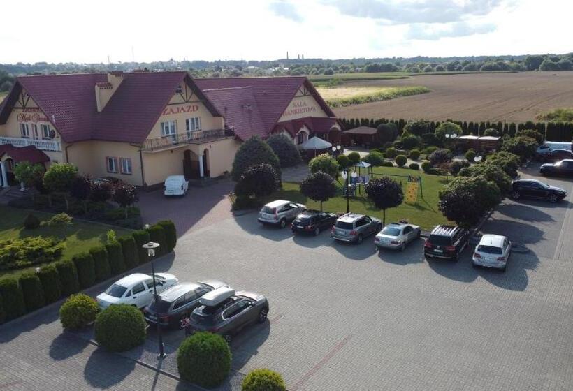 בית מלון כפרי Zajazd Nad Sanem