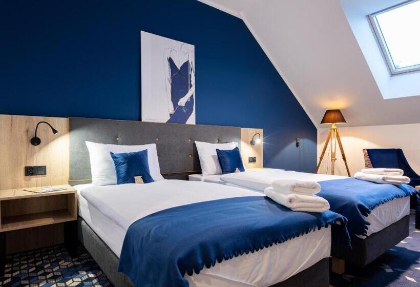 Ilkus Hotel & Restaurant