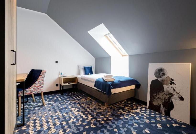 Ilkus Hotel & Restaurant