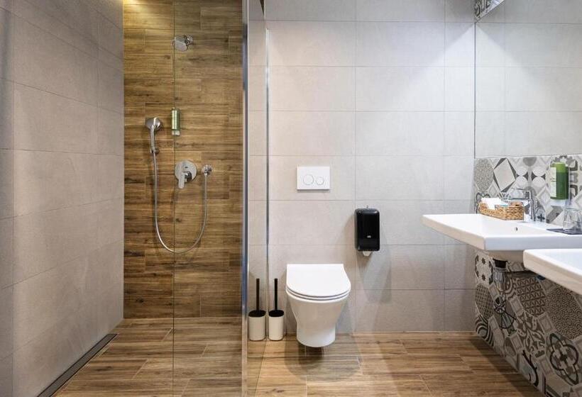 Ilkus Hotel & Restaurant