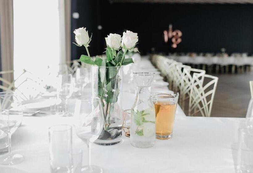 Molto Bene Hotel & Restaurant