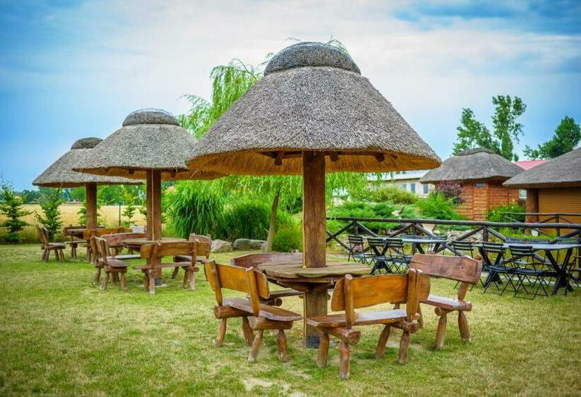 فندق على الطريق Słowianin