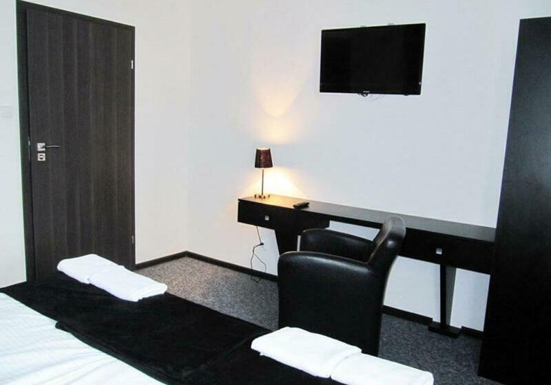 فندق على الطريق Słowianin