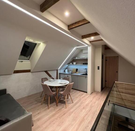 پانسیون Black House 88