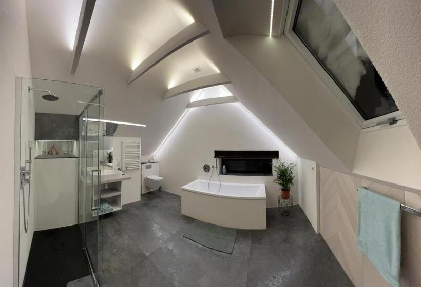 پانسیون Black House 88