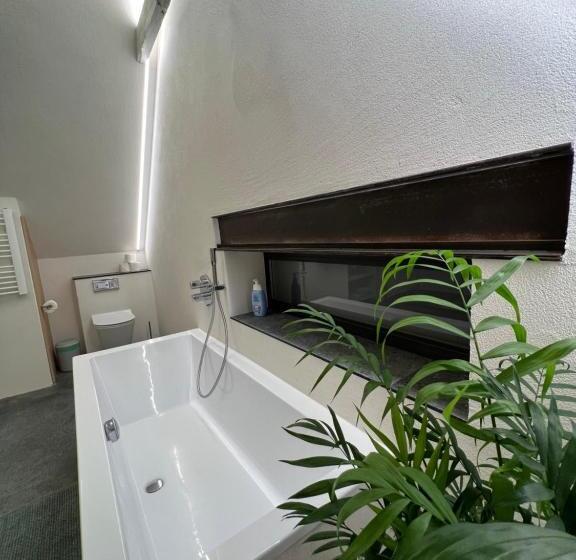 پانسیون Black House 88