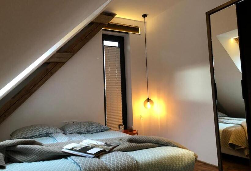 پانسیون Black House 88