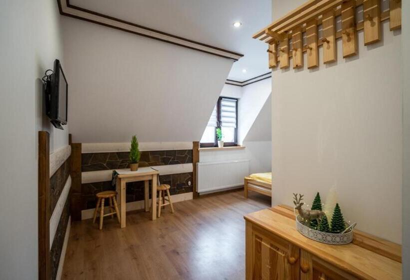 펜션 Domek U świerków