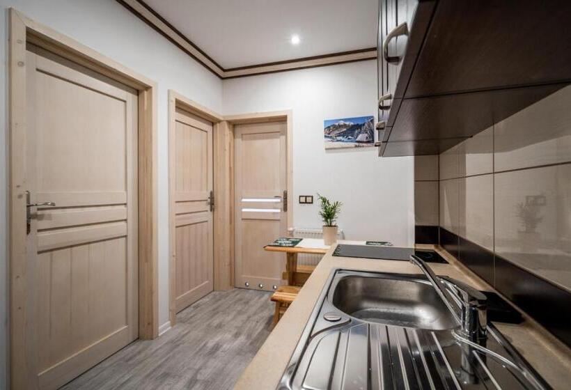 펜션 Domek U świerków