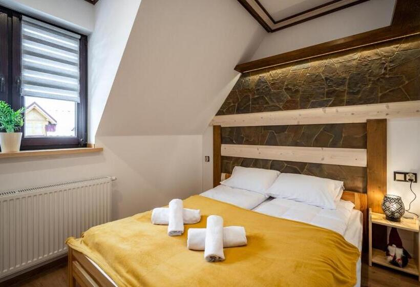 펜션 Domek U świerków