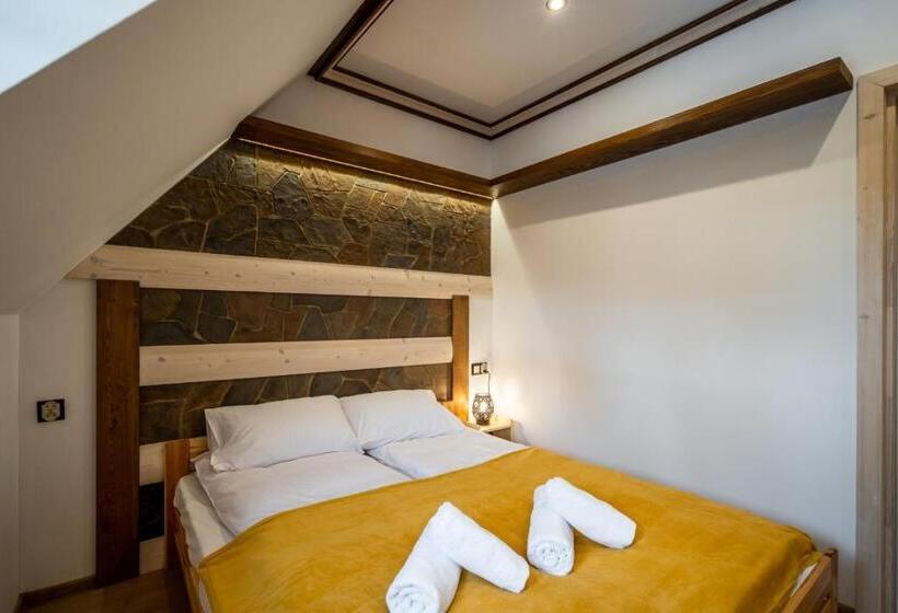 펜션 Domek U świerków