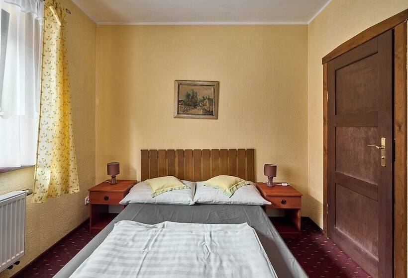 膳宿费 Jaś I Małgosia