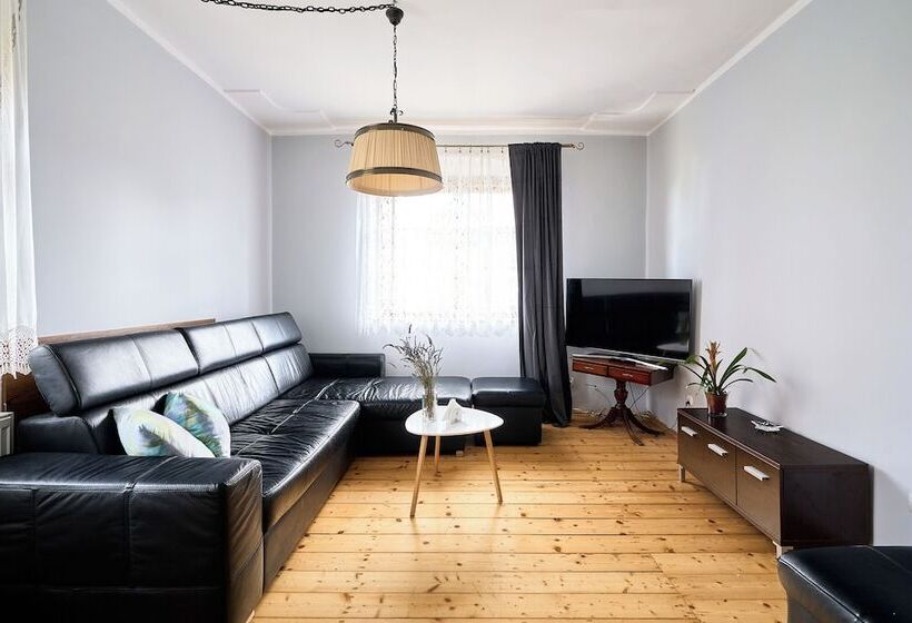 膳宿费 Jaś I Małgosia