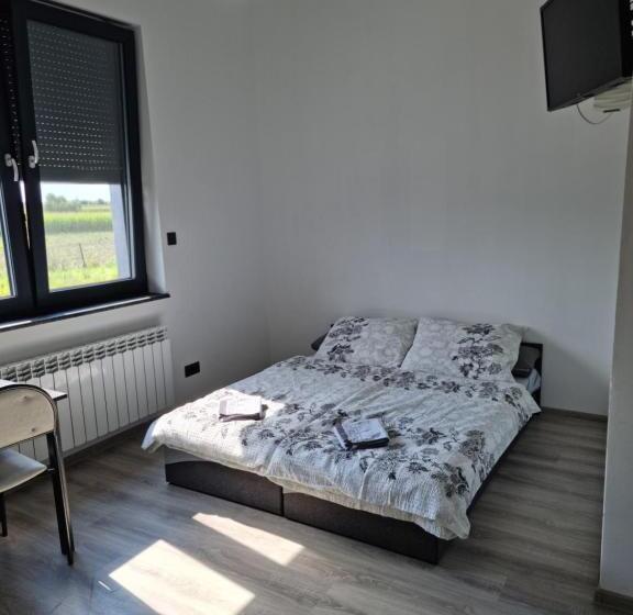 پانسیون Noclegi 24/h Leszczynek