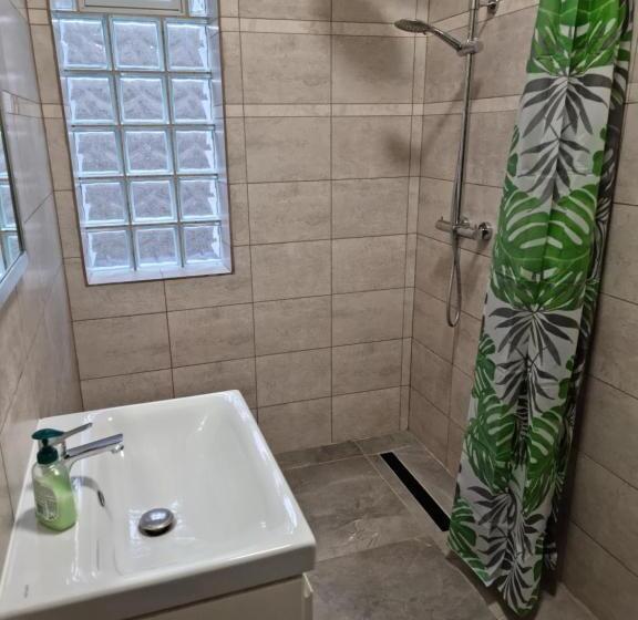 پانسیون Noclegi 24/h Leszczynek