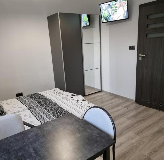 پانسیون Noclegi 24/h Leszczynek