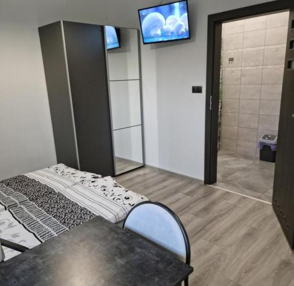 پانسیون Noclegi 24/h Leszczynek