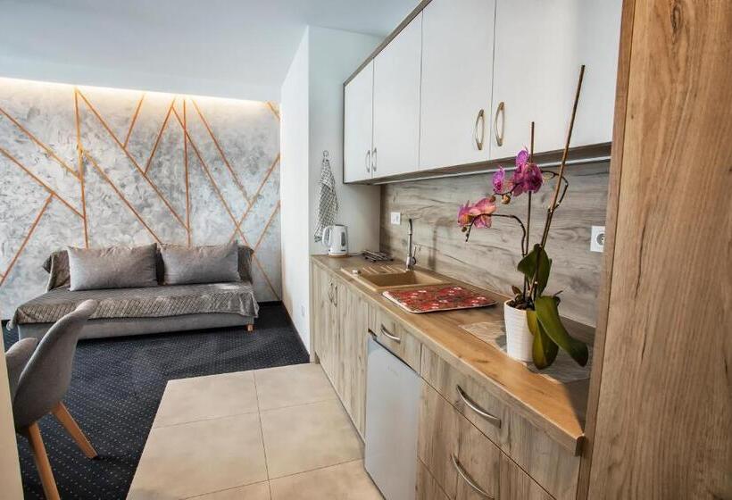 پانسیون Tojemoje