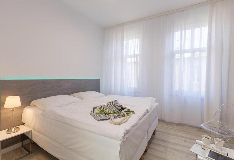 膳宿费 Villa Rosa   200m Od Morza