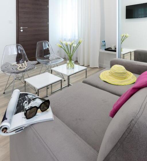 膳宿费 Villa Rosa   200m Od Morza