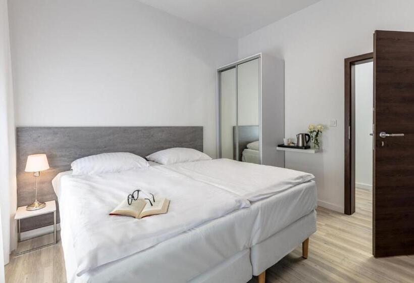 膳宿费 Villa Rosa   200m Od Morza