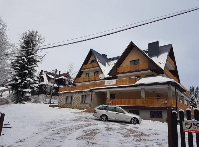 پانسیون Willa Halusia