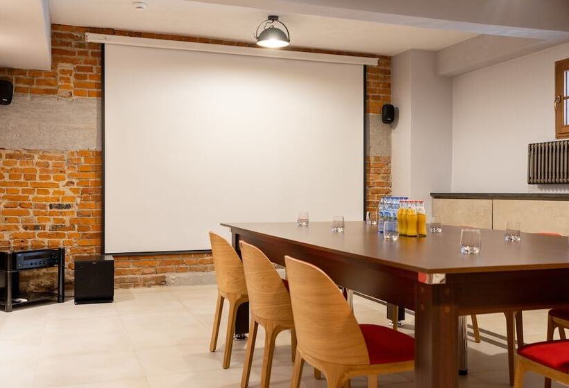 Portal House Apartments