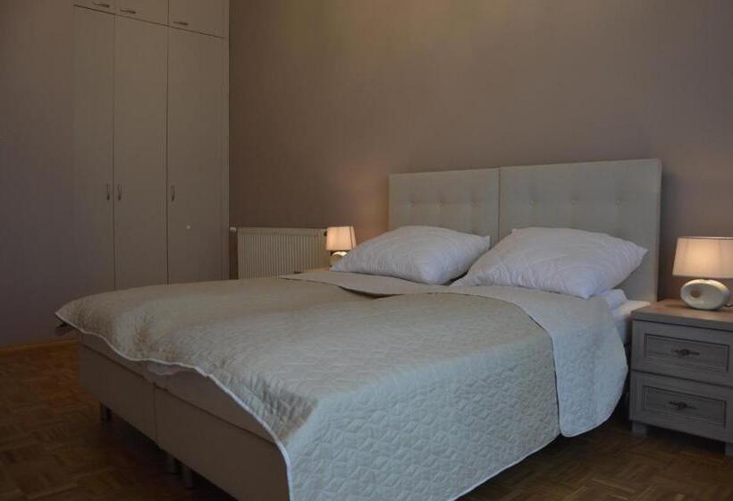 هاستل Ada Aparthouse