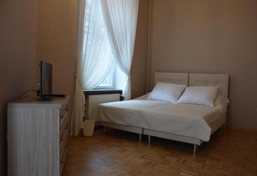 فندق صغير Ada Aparthouse