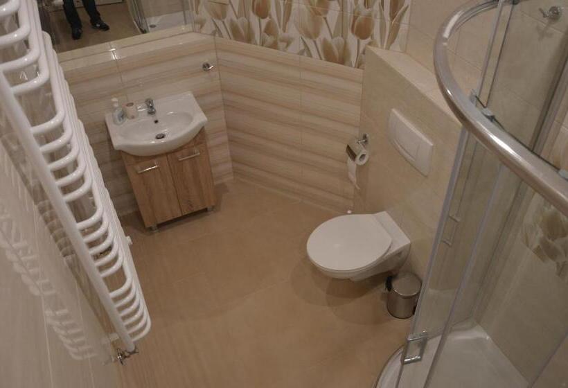 فندق صغير Ada Aparthouse