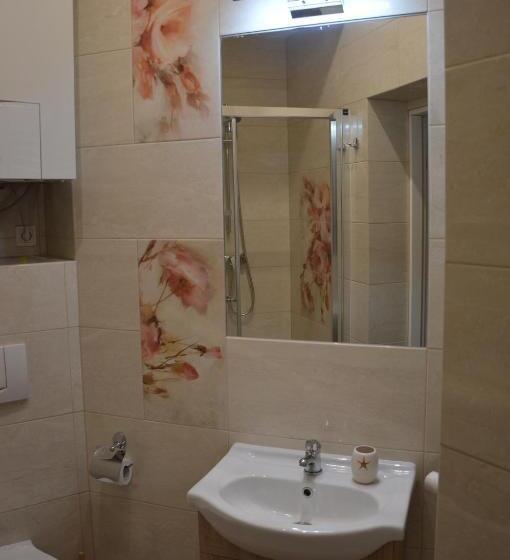 هاستل Ada Aparthouse