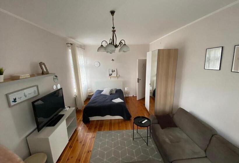 ユースホステル Bankowa 8 Guest Rooms