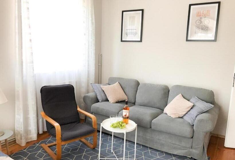 ユースホステル Bankowa 8 Guest Rooms