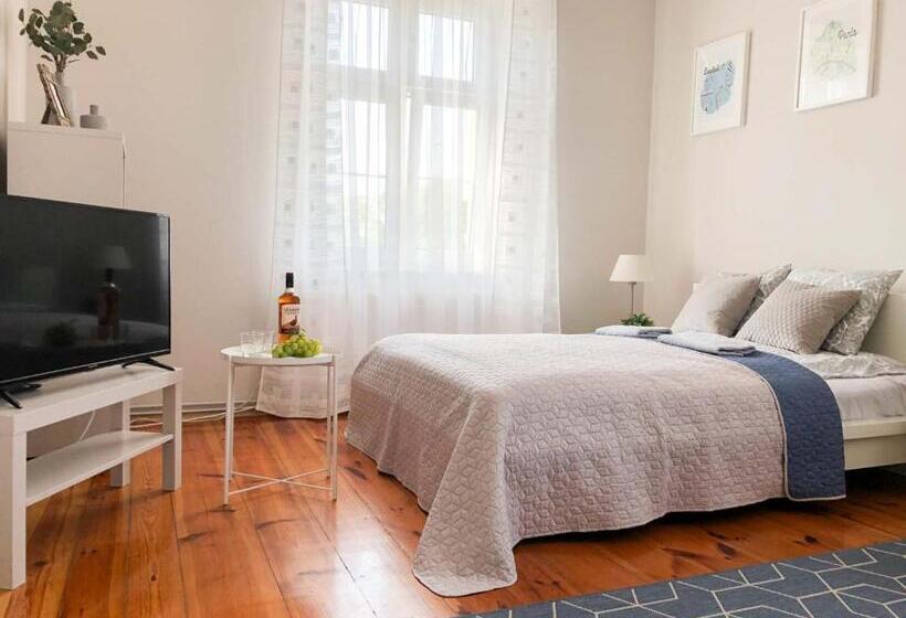 ユースホステル Bankowa 8 Guest Rooms