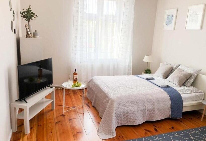 ユースホステル Bankowa 8 Guest Rooms