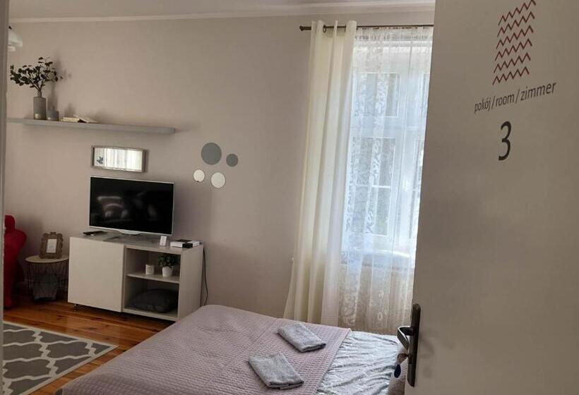 ユースホステル Bankowa 8 Guest Rooms