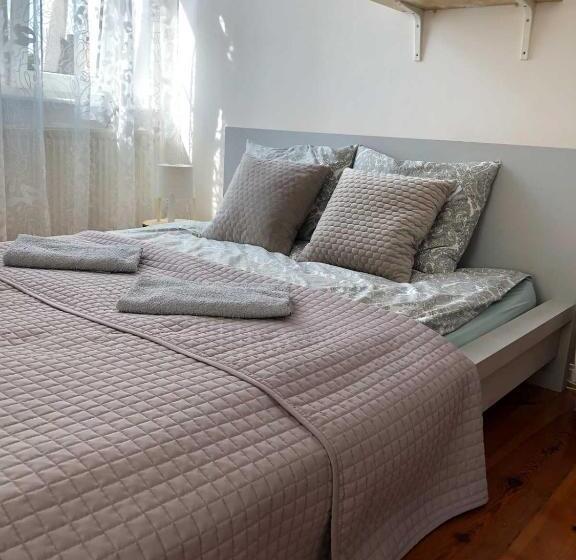 ユースホステル Bankowa 8 Guest Rooms