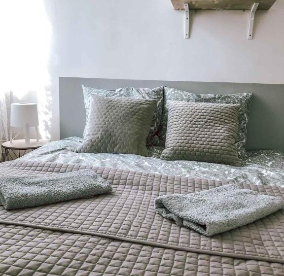 ユースホステル Bankowa 8 Guest Rooms