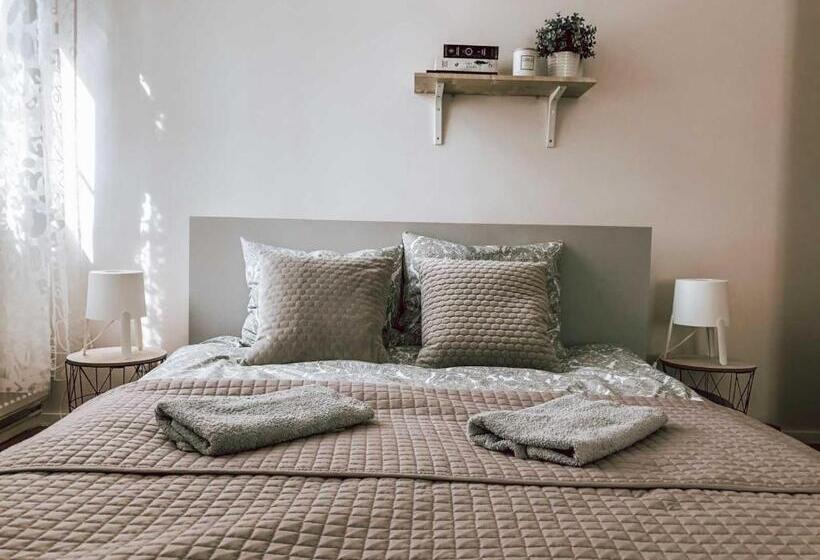 ユースホステル Bankowa 8 Guest Rooms