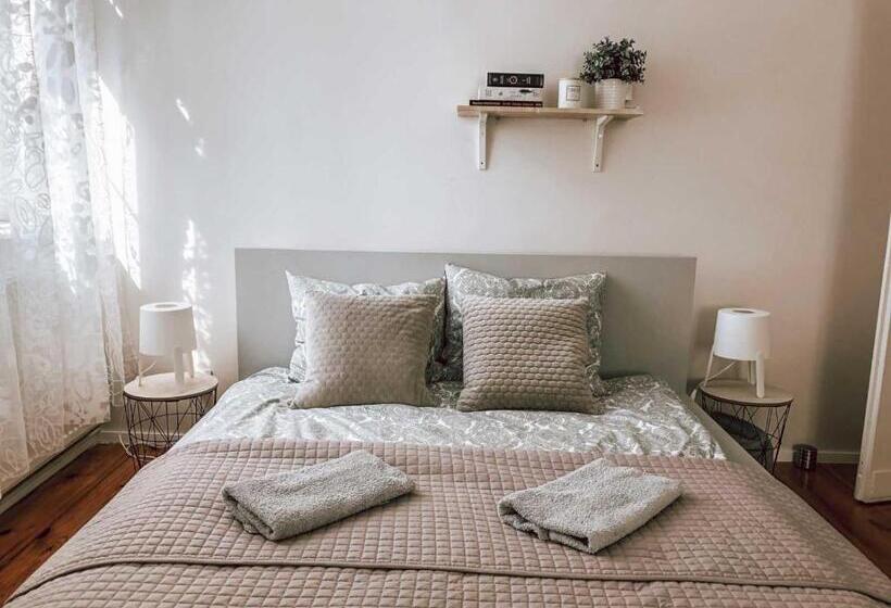 ユースホステル Bankowa 8 Guest Rooms