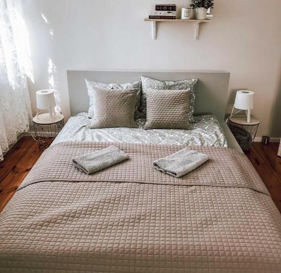 ユースホステル Bankowa 8 Guest Rooms