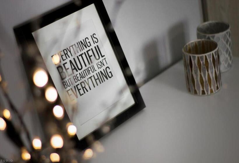 هاستل Clicktheflat Hoża Street Apart Rooms